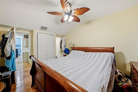 House in Clearwater, Florida 3 bedrooms, 135.27 sq.m. № 2198731 - photo 15