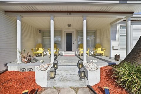 House in Clearwater, Florida 3 bedrooms, 135.27 sq.m. № 2198731 - photo 3