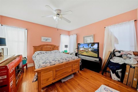 House in Clearwater, Florida 3 bedrooms, 135.27 sq.m. № 2198731 - photo 22