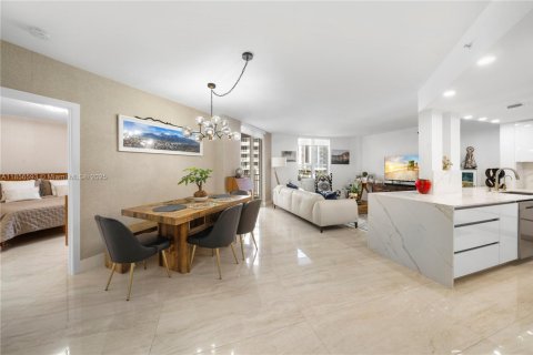 Condominio en venta en Miami, Florida, 1 dormitorio, 92.16 m2 № 1978094 - foto 10