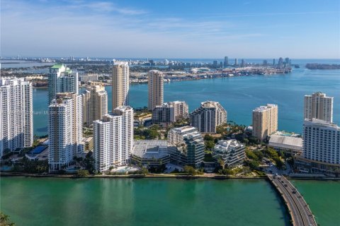 Condominio en venta en Miami, Florida, 1 dormitorio, 92.16 m2 № 1978094 - foto 2