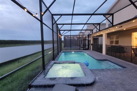 Casa en venta en Kissimmee, Florida, 8 dormitorios, 398.46 m2 № 2197877 - foto 4