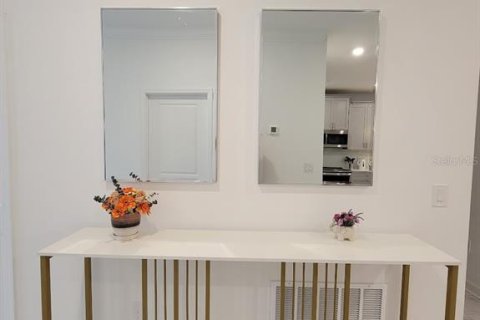 Casa en venta en Kissimmee, Florida, 8 dormitorios, 398.46 m2 № 2197877 - foto 7