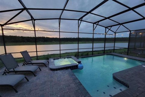 Casa en venta en Kissimmee, Florida, 8 dormitorios, 398.46 m2 № 2197877 - foto 3