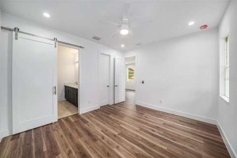 Casa en venta en Tampa, Florida, 4 dormitorios, 154.4 m2 № 1870370 - foto 16