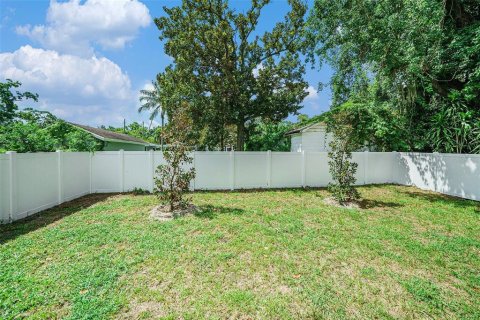 Casa en venta en Tampa, Florida, 4 dormitorios, 154.4 m2 № 1870370 - foto 27
