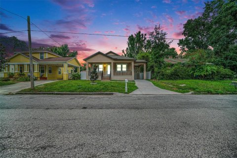 Casa en venta en Tampa, Florida, 4 dormitorios, 154.4 m2 № 1870370 - foto 2