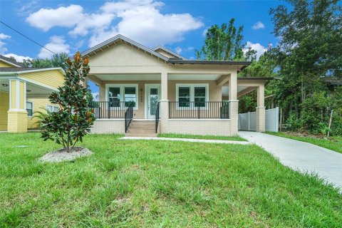 Casa en venta en Tampa, Florida, 4 dormitorios, 154.4 m2 № 1870370 - foto 1