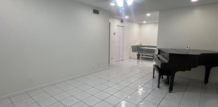 Condo in Coral Springs, Florida, 2 bedrooms  № 2400511