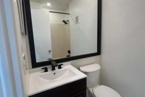 Condo in Coral Springs, Florida, 2 bedrooms  № 2400511 - photo 10