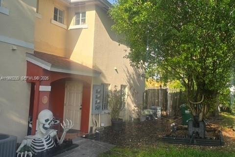 Condominio en Cutler Bay, Florida, 3 dormitorios  № 2057116