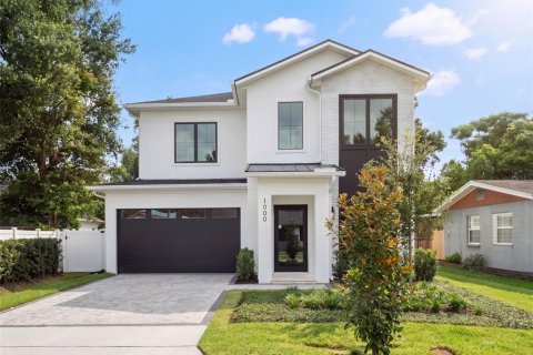 House in Orlando, Florida 5 bedrooms, 310.01 sq.m. № 2297247