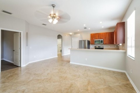 Villa ou maison à louer à Land O' Lakes, Floride: 3 chambres, 158.12 m2 № 2416576 - photo 5