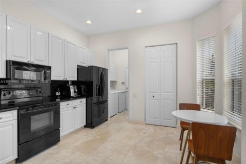 Adosado en alquiler en Hollywood, Florida, 3 dormitorios, 214.05 m2 № 2056733 - foto 11