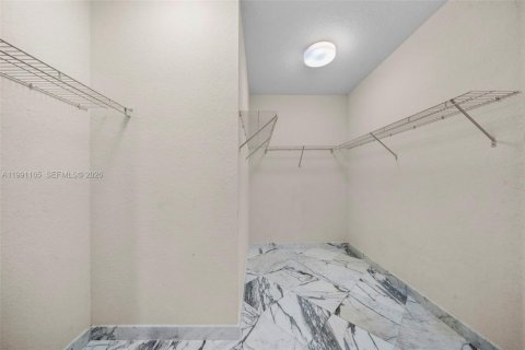 Adosado en alquiler en Hollywood, Florida, 3 dormitorios, 214.05 m2 № 2056733 - foto 25