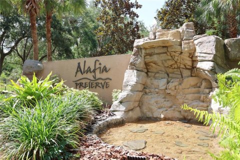 Terreno en venta en Brandon, Florida № 1751095 - foto 1