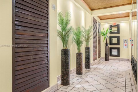 Condominio en venta en Miami Beach, Florida, 1 dormitorio, 57.6 m2 № 1862683 - foto 24