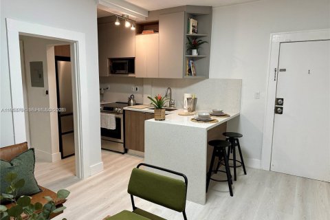 Condominio en venta en Coral Gables, Florida, 1 dormitorio, 32.61 m2 № 2010464 - foto 8