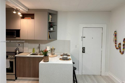 Condominio en venta en Coral Gables, Florida, 1 dormitorio, 32.61 m2 № 2010464 - foto 6