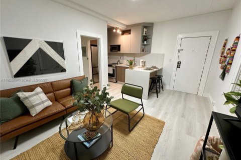 Condominio en venta en Coral Gables, Florida, 1 dormitorio, 32.61 m2 № 2010464 - foto 3