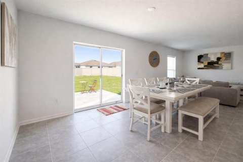 Villa ou maison à louer à Eagle Lake, Floride: 4 chambres, 190.45 m2 № 2384065 - photo 7
