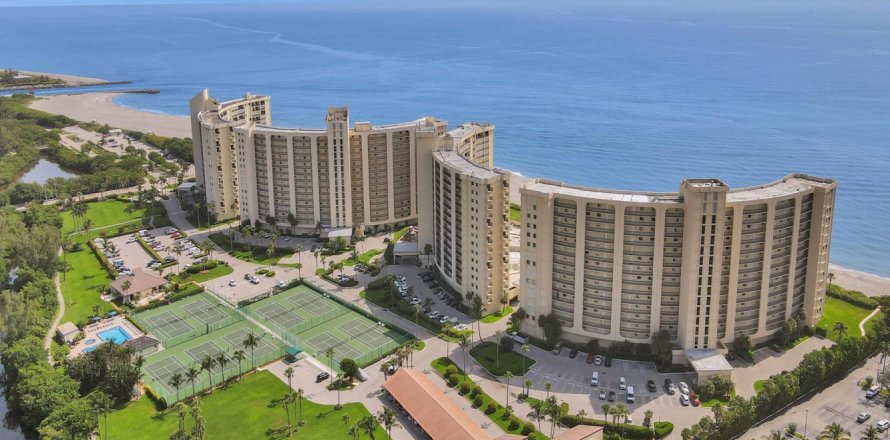 Condominio en Jupiter, Florida, 2 dormitorios № 1163158