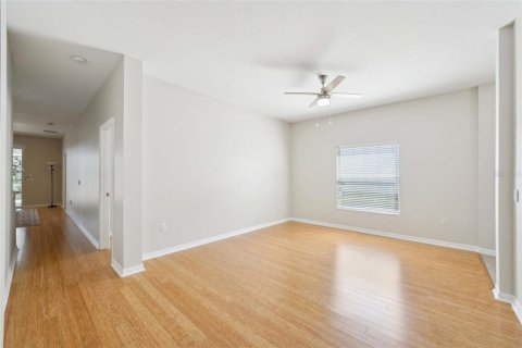 Casa en venta en Tampa, Florida, 3 dormitorios, 164.99 m2 № 1653833 - foto 4