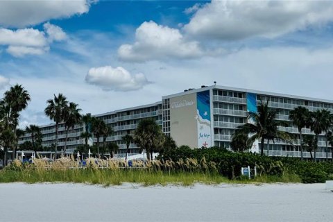 Condo in Saint Petersburg, Florida, 1 bedroom  № 1762003 - photo 11