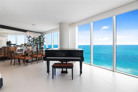 Condominio en Hollywood, Florida, 3 dormitorios  № 2080599