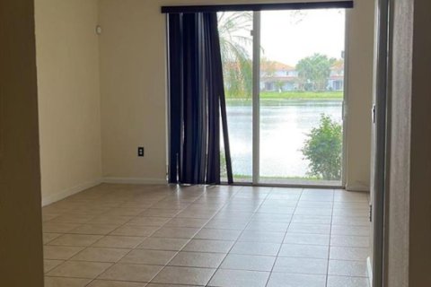 Touwnhouse à louer à Miramar, Floride: 2 chambres, 98.1 m2 № 2410945 - photo 23