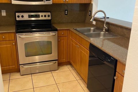 Touwnhouse à louer à Miramar, Floride: 2 chambres, 98.1 m2 № 2410945 - photo 2