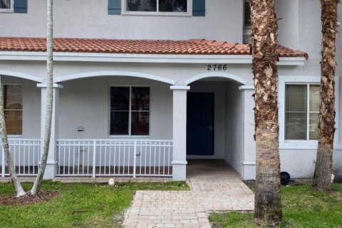 Touwnhouse à Miramar, Floride 2 chambres, 98.1 m2 № 2410945