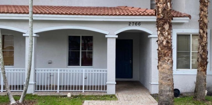 Touwnhouse à Miramar, Floride 2 chambres, 98.1 m2 № 2410945
