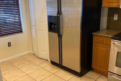 Touwnhouse à louer à Miramar, Floride: 2 chambres, 98.1 m2 № 2410945 - photo 3