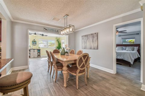 House in Dunedin, Florida 3 bedrooms, 160.54 sq.m. № 1852968 - photo 9