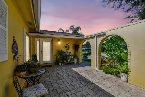 House in Dunedin, Florida 3 bedrooms, 160.54 sq.m. № 1852968 - photo 1
