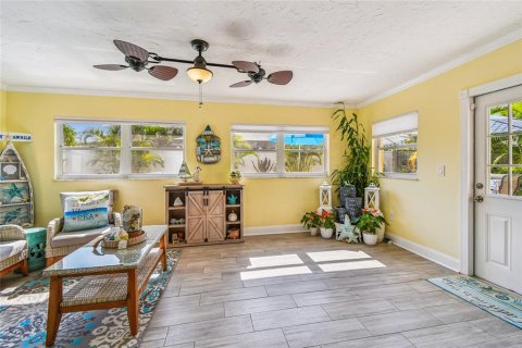 House in Dunedin, Florida 3 bedrooms, 160.54 sq.m. № 1852968 - photo 14