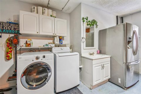 House in Dunedin, Florida 3 bedrooms, 160.54 sq.m. № 1852968 - photo 30