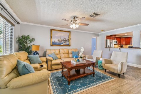House in Dunedin, Florida 3 bedrooms, 160.54 sq.m. № 1852968 - photo 5