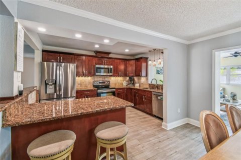 House in Dunedin, Florida 3 bedrooms, 160.54 sq.m. № 1852968 - photo 11