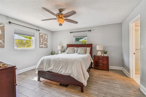 House in Dunedin, Florida 3 bedrooms, 160.54 sq.m. № 1852968 - photo 18
