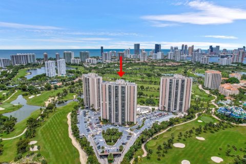 Copropriété à louer à Aventura, Floride: 2 chambres, 105.72 m2 № 1924435 - photo 1