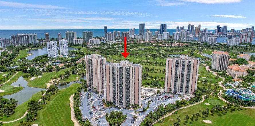 Condo à Aventura, Floride, 2 chambres № 1924435