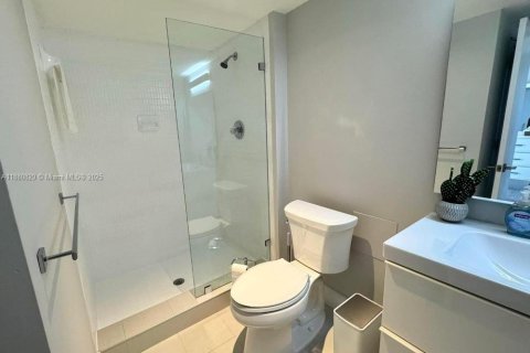 Copropriété à louer à Aventura, Floride: 2 chambres, 105.72 m2 № 1924435 - photo 11