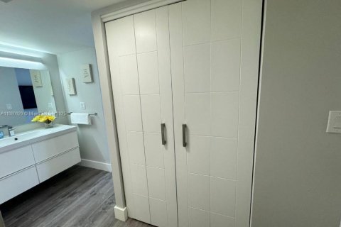 Copropriété à louer à Aventura, Floride: 2 chambres, 105.72 m2 № 1924435 - photo 14