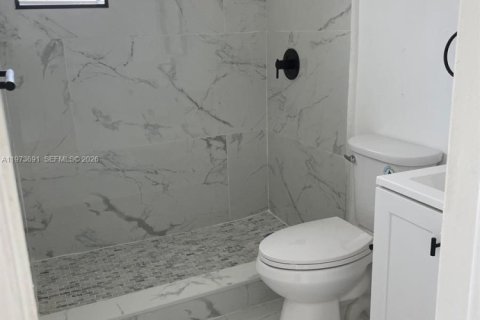 Снять в аренду квартиру в Холливуд, Флорида 1 спальня, 72.46м2, № 2033332 - фото 2