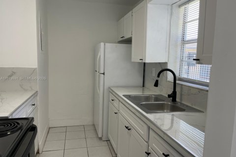 Снять в аренду квартиру в Холливуд, Флорида 1 спальня, 72.46м2, № 2033332 - фото 8