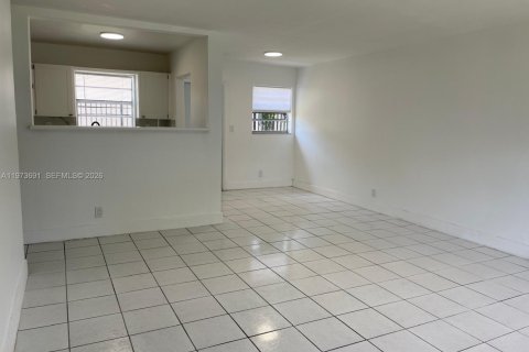 Снять в аренду квартиру в Холливуд, Флорида 1 спальня, 72.46м2, № 2033332 - фото 9