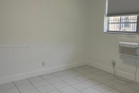 Снять в аренду квартиру в Холливуд, Флорида 1 спальня, 72.46м2, № 2033332 - фото 6