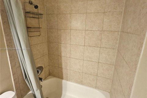 Copropriété à vendre à West Palm Beach, Floride: 1 chambre, 65.03 m2 № 1980527 - photo 29